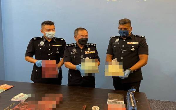 Polis berjaya menumpaskan sindiket dadah dalam tiga operasi serbuan dengan anggaran nilai rampasan RM248,490 di sekitar Lembah Klang.