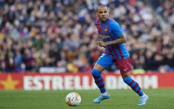 Dani Alves bakal tinggalkan Nou Camp - Foto Getty Images