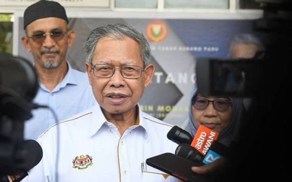 Mustapa Mohamad. - Foto Bernama