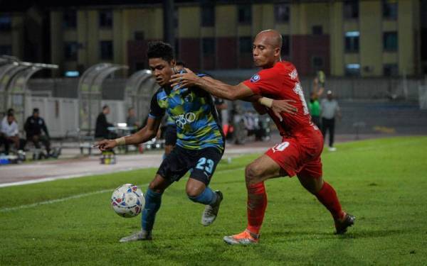 Antara aksi perlawanan Liga Super Penang Fc menentang PJ City di Stadium Bandaraya pada Sabtu. - Foto Bernama