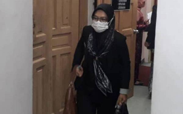 Hazalilah didakwa di Mahkamah Sesyen Johor Bahru pada Rabu atas 26 pertuduhan memalsukan dokumen dan menerima wang suapan berjumlah RM636,000.