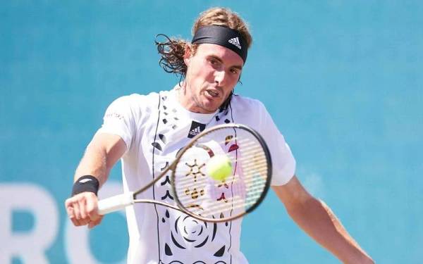 Tsitsipas mahu mara lebih jauh di Wimbledon. - foto Reuters