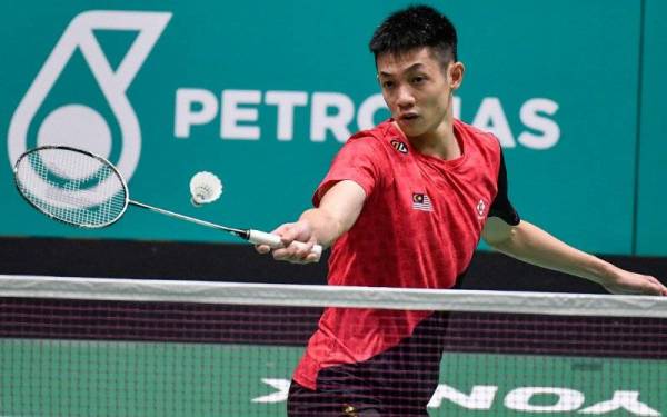 Liew Daren beraksi ketika menentang pemain perseorangan lelaki India Prannoy H S pada perlawanan pusingan kelayakan Kejohanan Petronas Terbuka Malaysia 2022 di Axiata Arena Bukit Jalil pada Selasa. - Foto Bernama 