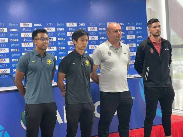 Gavin (dua dari kiri) ketika sidang media pra perlawanan menenentang Kl City di Stadium Bola Sepak Kuala Lumpur.