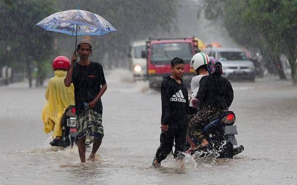 Banjir terburuk landa beberapa daerah di Selangor pada 18 Disember tahun lalu. (Gambar hiasan)