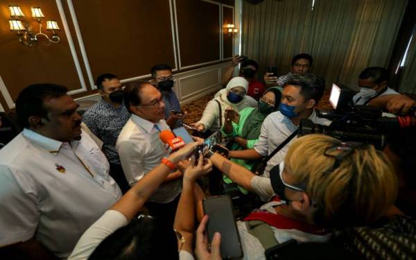 Anwar pada sidang akhbar di sebuah hotel di Port Dickson pada Khamis.