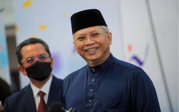 Annuar pada sidang media selepas melancarkan Logo dan Tema Hari Kebangsaan dan Hari Malaysia 2022 di Auditorium Perdana Angkasapuri, pada Jumaat. - Foto Bernama 