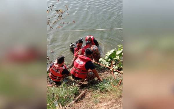 Salah seorang mangsa yang dipercayai lemas dalam kejadian di Tasik Rekreasi Sungai Chua.