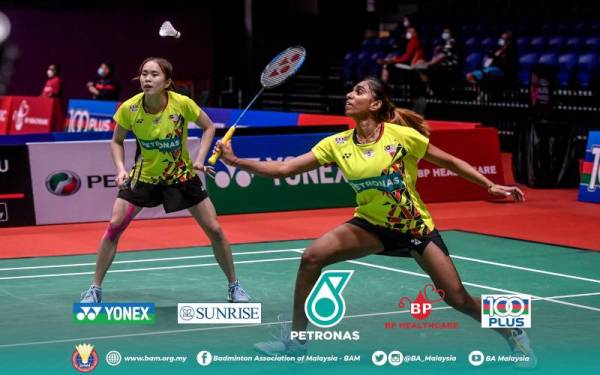 Pearly -Thinaah ketika beraksi pada pusingan pertama Malaysia Masters. -Foto BAM