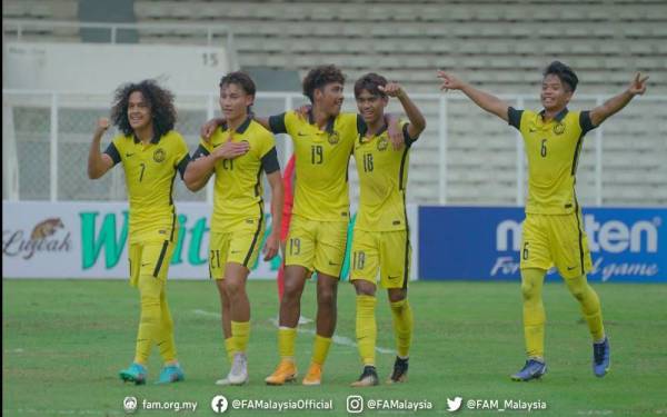 Skuad muda negara memulakan kempen Kejuaraan Bawah 19 Tahun (B-19) Persekutuan Bolasepak ASEAN (AFF) dengan langkah kanan apabila mencatat kemenangan tipis 2-1 ke atas Kemboja, pada Selasa. - Foto FB Football Association of Malaysia