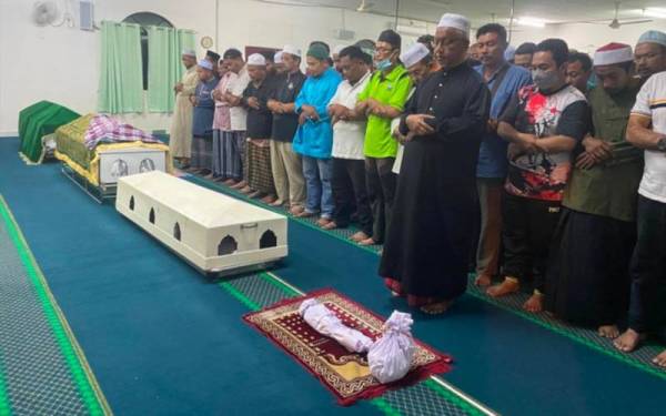 Jenazah disembahyangkan- Foto Awani