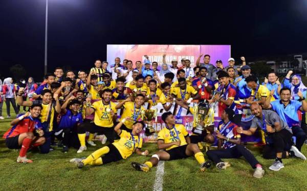 UPNM melakar sejarah tersendiri apabila muncul buat kali pertama juara Piala Menteri Pengajian Tinggi edisi ke-10 setelah UKM dengan agregat 3-0 di Stadium UKM, Bangi.