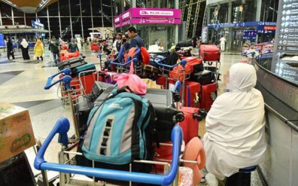 Seramai 380 bakal jemaah haji terkandas di KLIA pada Khamis selepas ditipu oleh sebuah agensi pelancongan. - Foto Bernama