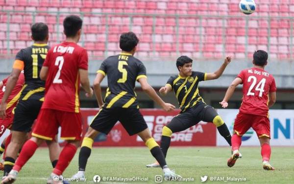 Benteng pertahanan skuad B-19 negara beraksi baik bagi mengekang asakan-asakan Vietnam. - Foto FB FAM