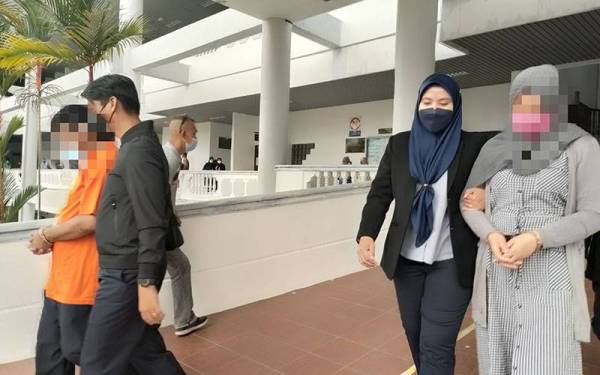 Pasangan suami isteri direman lima hari bagi membantu siasatanSPRM berhubung tuntutan palsu dana insentif Penjana Kerjaya membabitkan RM1.18 juta.