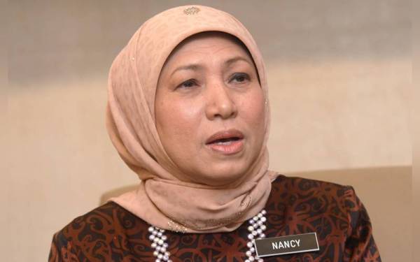 Nancy Shukri semasa sidang media selepas Majlis Pelancaran Mardhiyyah Hotel and Suites di Seksyen 14, hari ini. - Foto Bernama