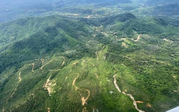 Puncak Gunung Inas yang dirakam selepas tragedi kepala air.