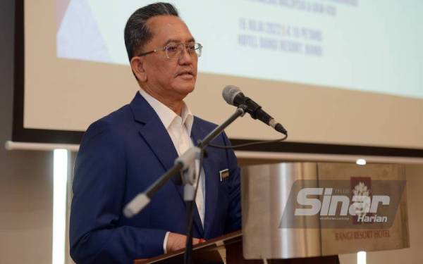 Mohammad ketika Majlis Penghargaan Media bersama Ketua Setiausaha K-KOMM dan Universiti Kebangsaan Malayasia - Graduate School of Business (UKM-GSB) di Bangi pada Jumaat. - Foto Sinar Harian MOHD HALIM ABDUL WAHID