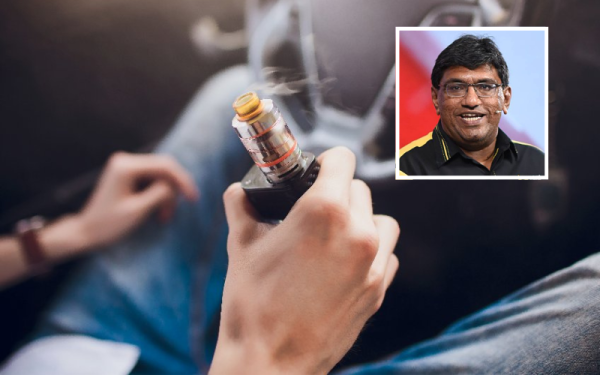 Amalan menghisap rokok elektronik atau vape bukan kaedah terbaik untuk mengatasi ketagihan merokok. Gambar kecil: Murallitharan