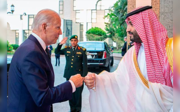 Biden tiba di Arab Saudi sempena lawatan sulungnya ke negara Arab itu sejak menjadi Presiden AS tahun lalu. - Foto AP