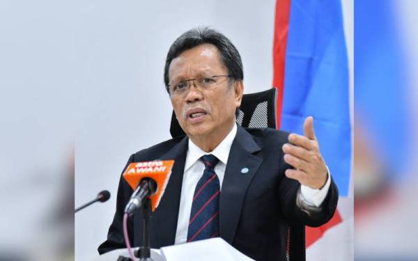 Mohd Shafie pada sidang akhbar di ibu pejabat Warisan di Kolombong, Kota Kinabalu.