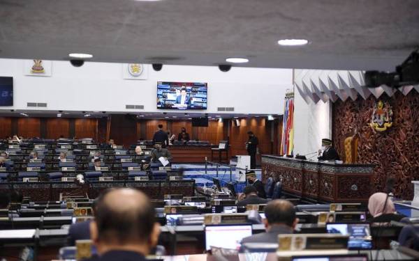 Suasana Mesyuarat Kedua Penggal Kelima Parlimen ke-14 bagi Dewan Rakyat ketika berlangsung di Bangunan Parlimen pada Selasa. - Foto Bernama