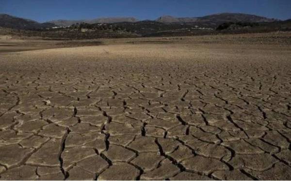 Britain dijangka menghadapi suhu sekitar 40 darjah Celsius di beberapa kawasan minggu ini. - Foto AP