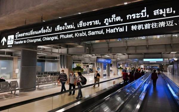 Rakyat Malaysia yang melancong ke Thailand tidak dibenarkan mengambil atau membawa pulang dadah jenis ganja ke negara ini - Foto AFP