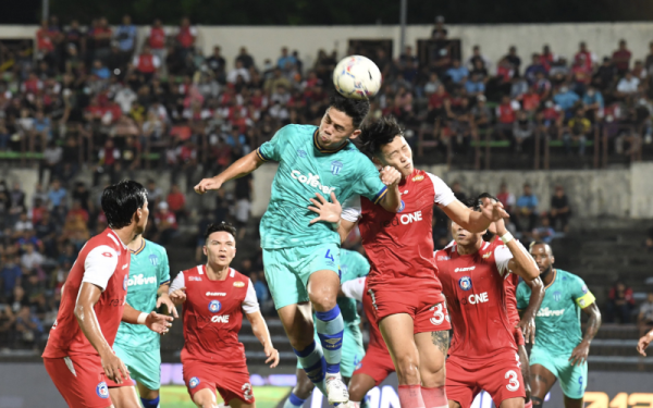 Sabah FC dan TFC antara pasukan bersaing dalam Liga Super musim ini. - Foto Bernama