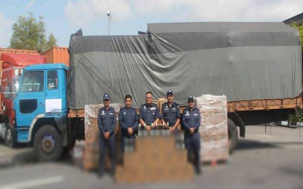 Sebahagian barang kes yang disita. Foto: Ihsan JKDM Negeri Sembilan