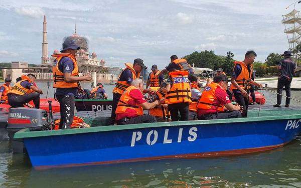 62 peserta terdiri daripada anggota di bawah pentadbiran IPK Kuala Lumpur menyertai latihan pengendalian bot.