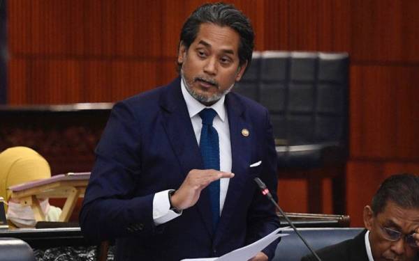 Menteri Kesihatan yang juga Ahli Parlimen Rembau Khairy Jamaluddin menjawab soalan dalam Mesyuarat Kedua Penggal Kelima Parlimen ke-14 bagi Persidangan Dewan Rakyat di Bangunan Parlimen, pada Selasa. - Foto Bernama