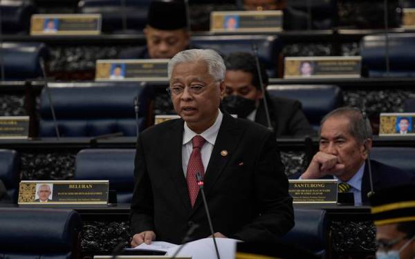 Ismail Sabri berbahas pada sesi pembentangan di Mesyuarat Kedua Penggal Kelima Parlimen ke-14 bagi Dewan Rakyat di Bangunan Parlimen hari ini. - Foto Bernama