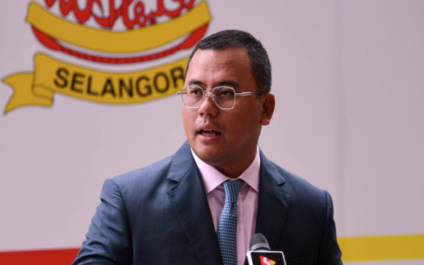 Amirudin mengadakan sidang akhbar selepas pembentangan Rancangan Selangor Pertama (RS-1) pada Mesyuarat Kedua Penggal Kelima (DUN) Selangor di Bangunan Dewan Negeri Selangor pada Rabu. - Foto Bernama