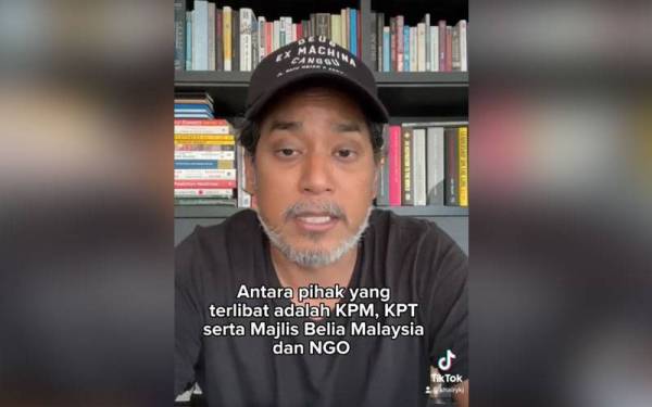 Tangkap layar video Khairy yang dikongsikan KKM di laman Twitter pada Khamis.