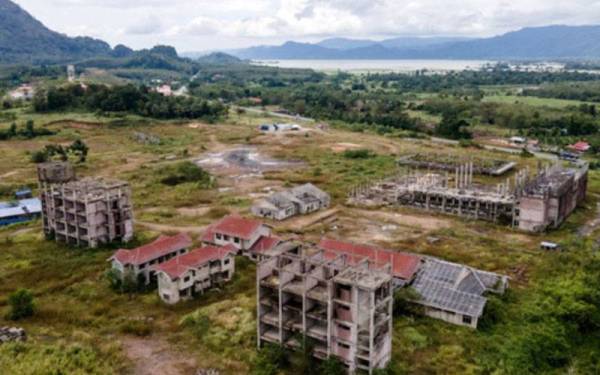 Perbuatan memilih kontraktor yang tidak layak akan memberi kesan kepada kos pembinaan dan mungkin projek tersebut akan terus terbengkalai. (Gambar hiasan)