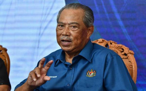 Muhyiddin pada sidang media selepas program perjumpaan bersama para nelayan di Kompleks Lembaga Kemajuan Ikan Malaysia (LKIM) Chendering. - Foto Bernama