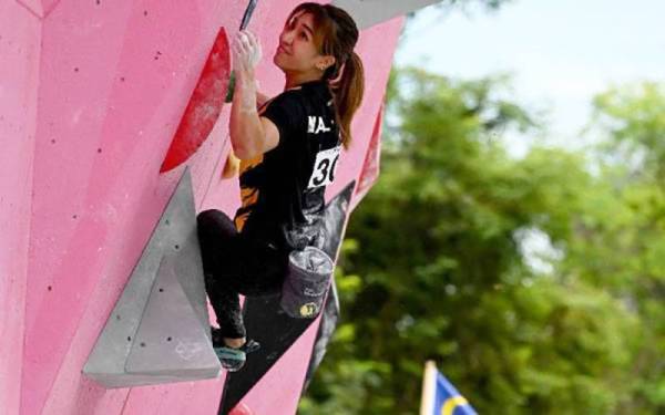 Renee ketika beraksi dalam acara boulder pada Isnin.