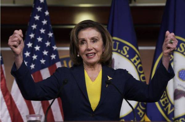 Nancy Pelosi - Foto Bernama