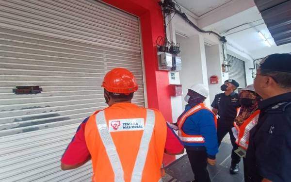 Operasi bersepadu TNB dan PDRM yang dijalankan di Melaka baru-baru ini.