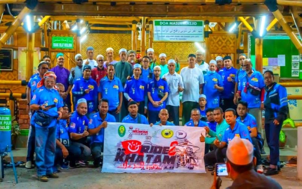 Antara peserta yang menjayakan program Kias Ride to Khatam bagi membudayakan bacaan al-Quran dalam kalangan masyarakat setempat.