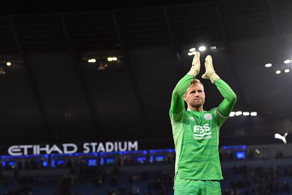 Kasper Schmeichel meninggalkan Leicester City selepas 11 musim bersama The Foxes. - Foto AFP