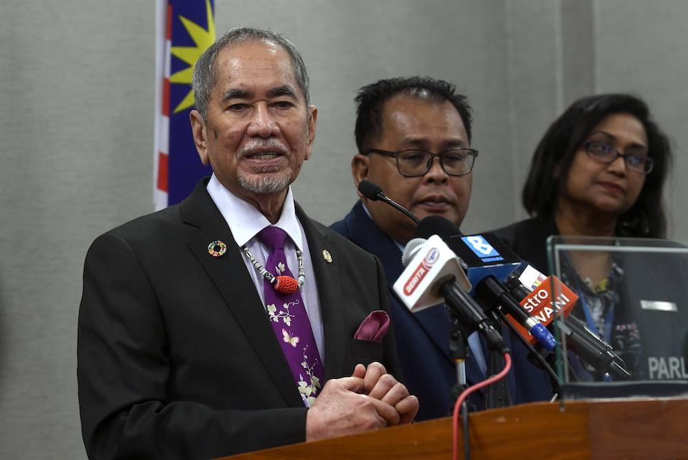 Wan Junaidi pada sidang media ketika menghadiri Persidangan Dewan Negara di Bangunan Parlimen pada Selasa. - Foto Bernama