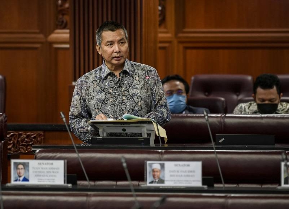  Ikmal Hisham ketika perbahasan RUU Tabung Angkatan Tentera (Pindaan) 2022 pada Persidangan Dewan Negara di Bangunan Parlimen pada Khamis. -Foto Bernama