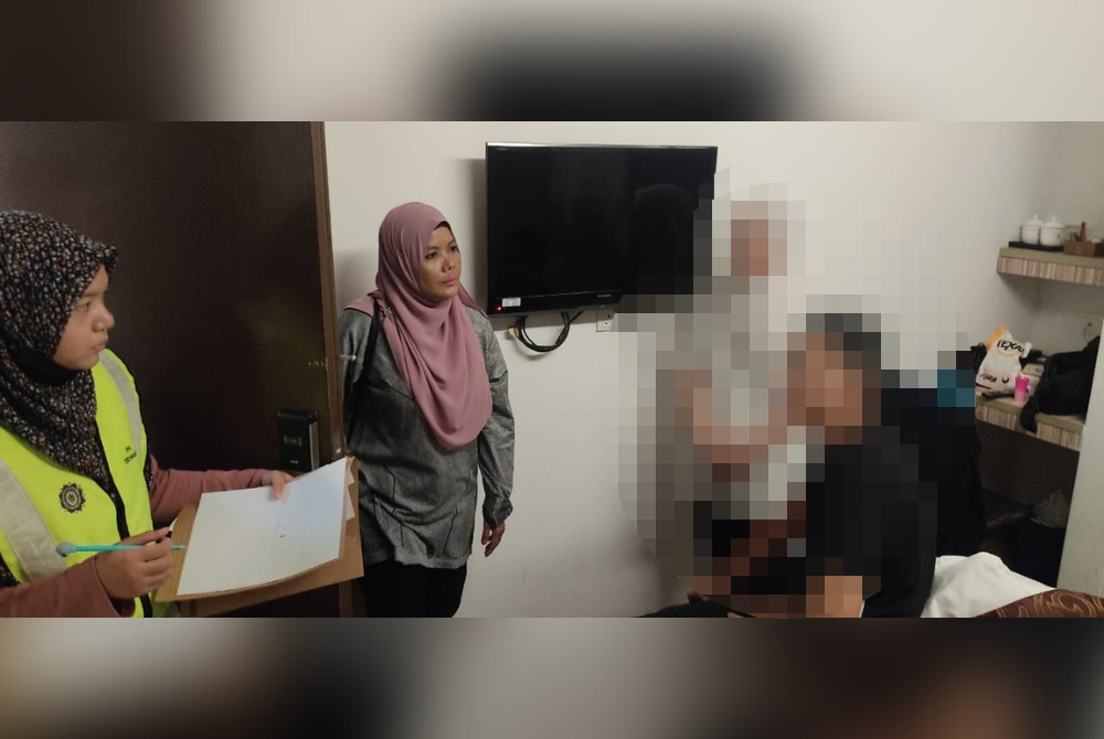 Antara pasangan ditahan dalam operasi dijalankan di sekitar pusat bandar raya Kuala Terengganu, pada Jumaat.