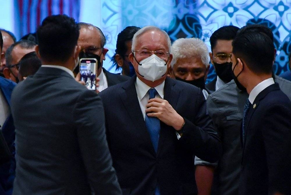 Najib tiba di Mahkamah Persekutuan pada Isnin bagi perbicaraan rayuan sabitan dan hukuman penjara ke atas beliau berhubung penyelewengan dana SRC International Sdn Bhd, berjumlah RM42 juta. - Foto Bernama 