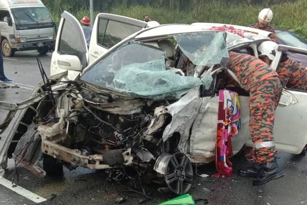 Seorang kanak-kanak maut manakala enam lagi cedera selepas terlibat kemalangan di Jalan Kota Tinggi-Mawai, Kota Tinggi pada Isnin.