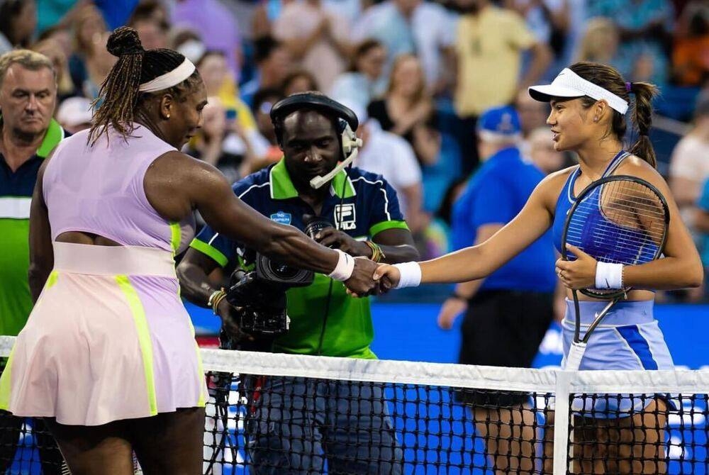 Raducanu menyingkirkan cabaran Williams dengan kemenangan 6-4, 6-0 di Terbuka Cincinnati.