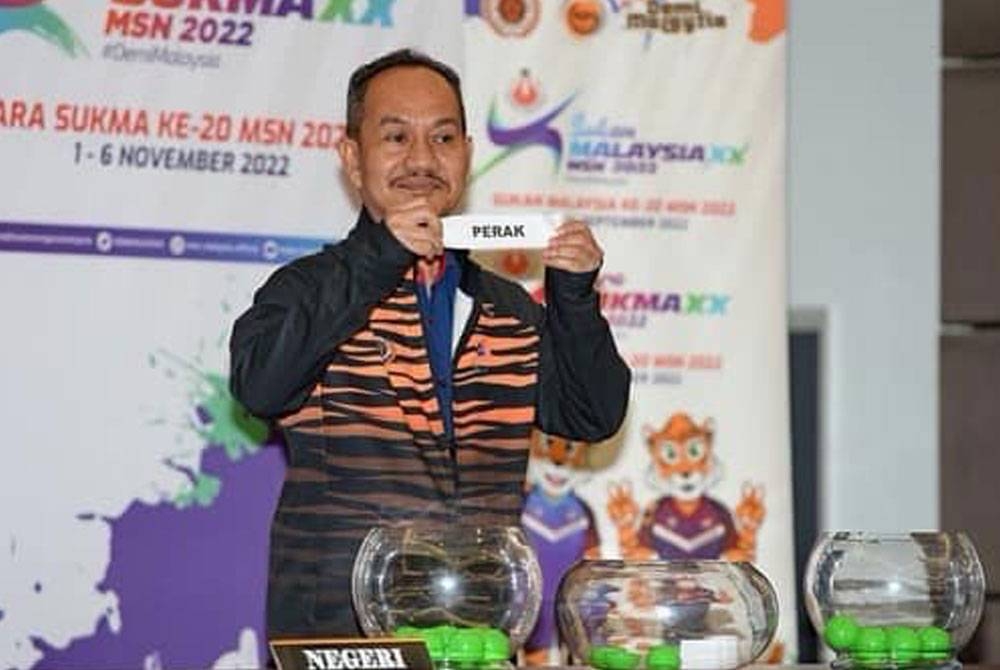 Suhardi semasa majlis undian sukan berpasukan Sukma 2022 di MSN pada Sabtu.