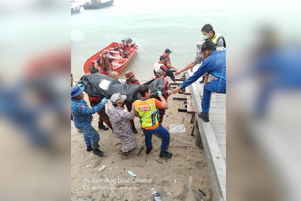 Mayat remaja lelaki yang dikhuatiri lemas ketika sedang mandi bersama rakannya di Pantai Tanjung Manis Gertak Sanggul ditemukan terapung di perairan Tanjung Asam di sini pada Ahad.